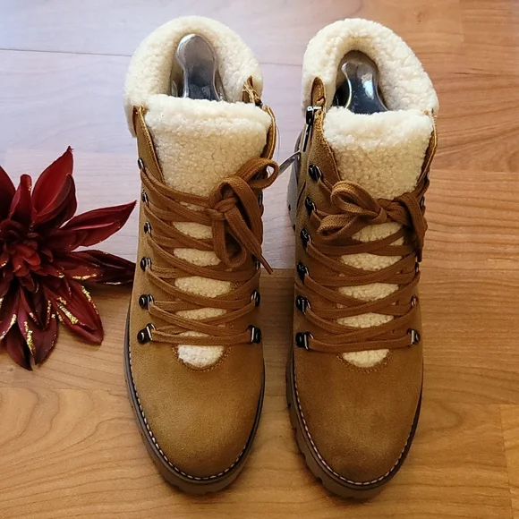 BLONDO Devin Camel Suede Waterproof Bootie - Picture 14 of 14